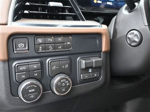 New 2026 Chevrolet Suburban High Country image 21