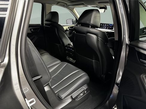 Used 2024 Acura MDX SH-AWD w/ Technology Package image 12