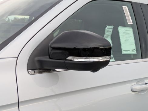 New 2025 Ford Expedition Active image 12