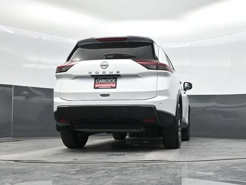 Used 2026 Nissan Rogue SV FWD image 43