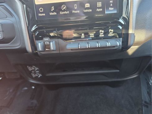 Used 2025 RAM 2500 Big Horn image 40