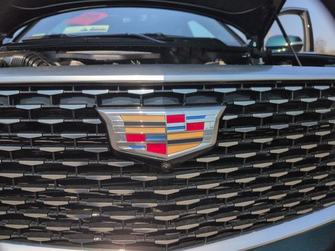 Certified 2024 Cadillac XT6 Premium Luxury w/ Technology Package image 31