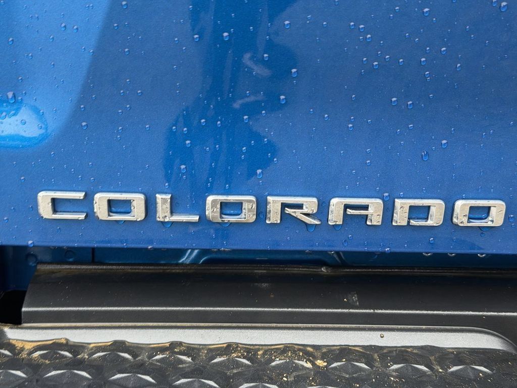 Used 2024 Chevrolet Colorado Z71 w/ Z71 Convenience Package 2 AWD/4WD image 31