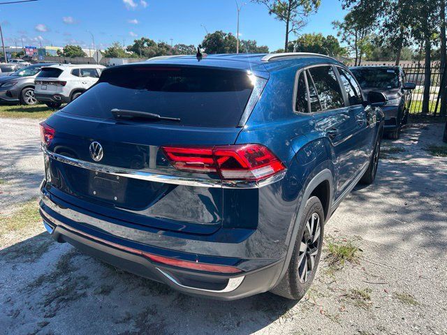 Used 2021 Volkswagen Atlas Cross Sport SE FWD image 4