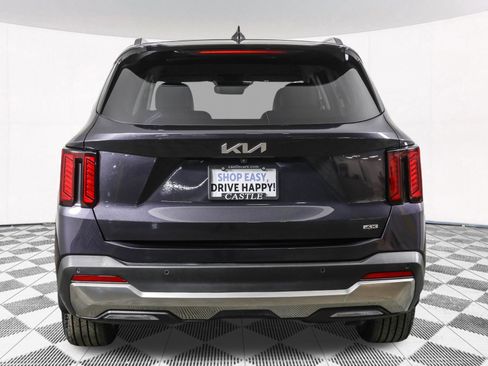 Used 2025 Kia Sorento EX image 19