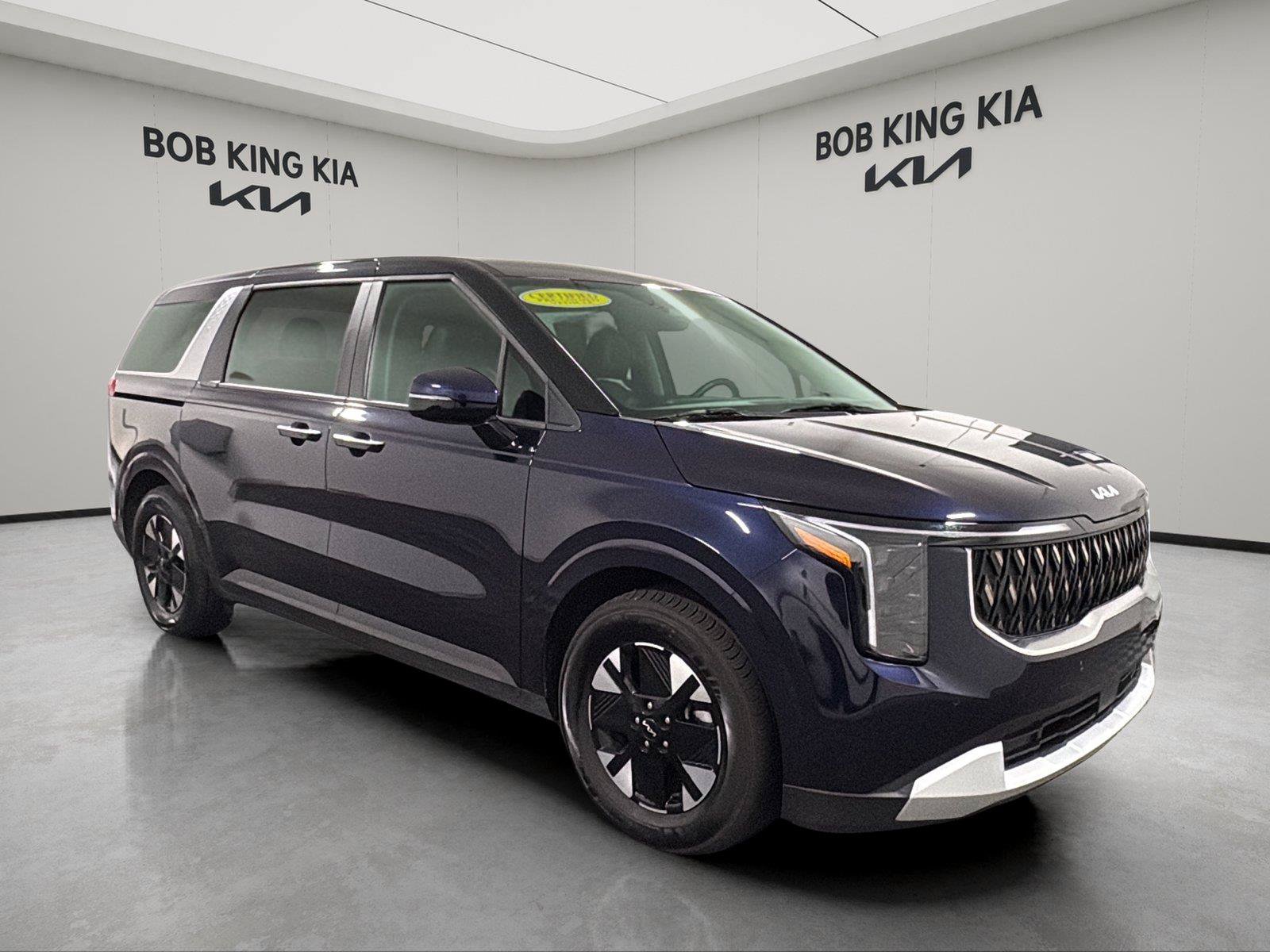 Used 2026 Kia Carnival LXS FWD image 7
