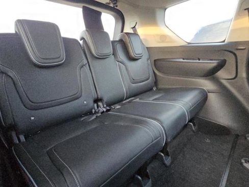 Certified 2025 INFINITI QX80 Luxe image 8