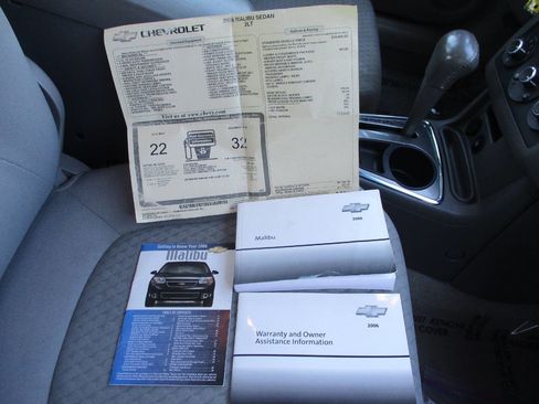 Used 2006 Chevrolet Malibu LT image 26