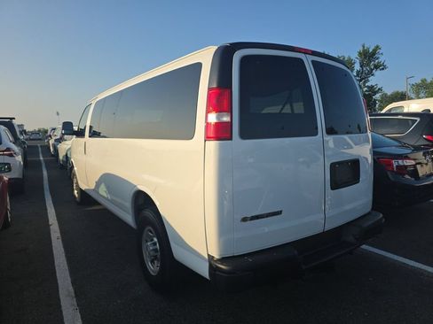 Used 2024 Chevrolet Express 3500 LS RWD image 4