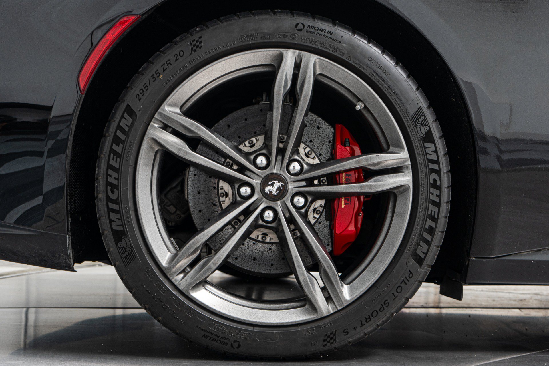 Used 2019 Ferrari GTC4Lusso AWD/4WD image 43