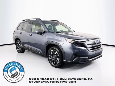 Used 2025 Subaru Forester Limited AWD/4WD image 1