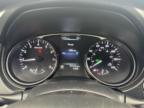 Used 2016 Nissan Rogue SV FWD image 21