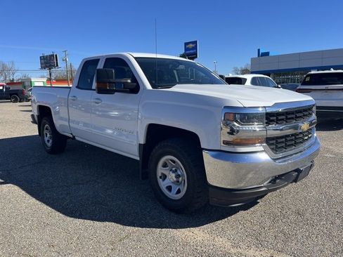 Used 2018 Chevrolet Silverado 1500 LT image 1