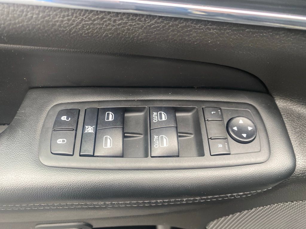 Used 2020 Jeep Grand Cherokee Limited w/ Luxury Group II RWD image 19