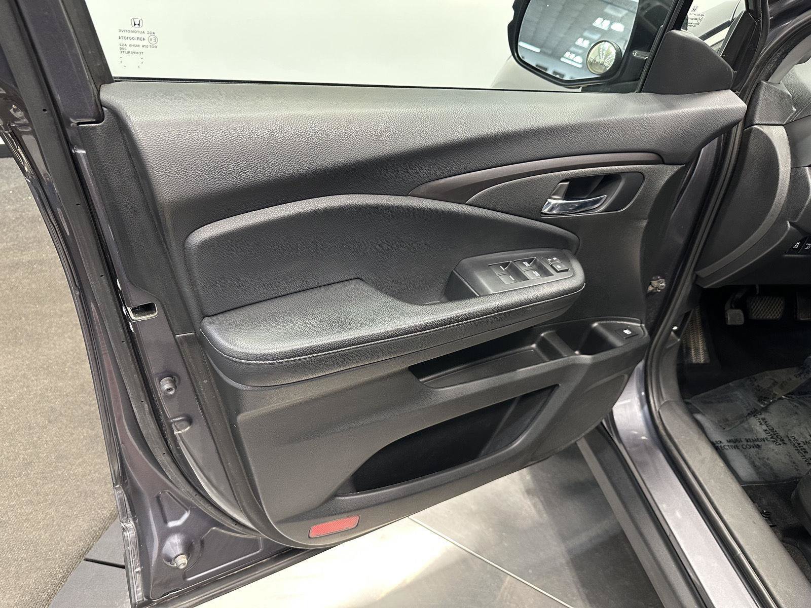 Used 2019 Honda Ridgeline RTL image 13