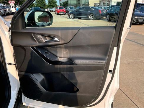 Used 2026 Chevrolet Equinox LT FWD image 24