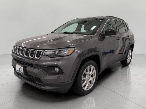 Used 2023 Jeep Compass Latitude AWD/4WD image 39