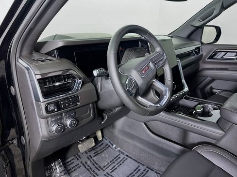 Certified 2025 GMC Yukon XL Elevation AWD/4WD image 8