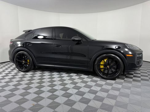 Used 2024 Porsche Cayenne Turbo GT image 8