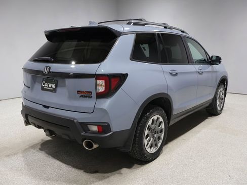 Used 2024 Honda Passport TrailSport image 2
