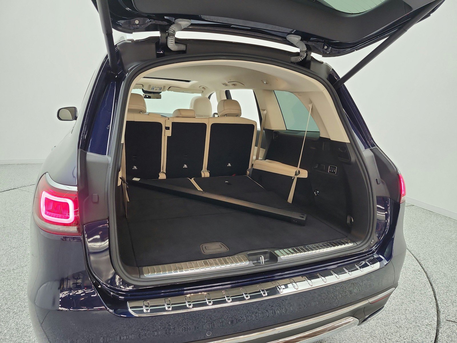 Certified 2022 Mercedes-Benz GLS 450 4MATIC image 21