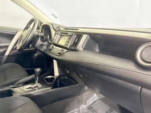 Used 2016 Toyota RAV4 XLE image 42