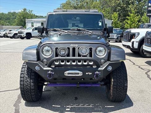 Used 2017 Jeep Wrangler Unlimited Sahara w/ Dual Top Group AWD/4WD image 3