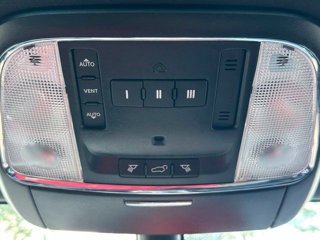 Used 2017 Jeep Grand Cherokee Limited w/ Trailer Tow Group IV AWD/4WD image 37