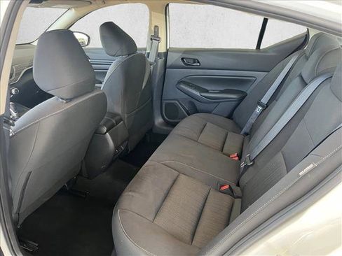 Used 2025 Nissan Altima 2.5 SV image 10