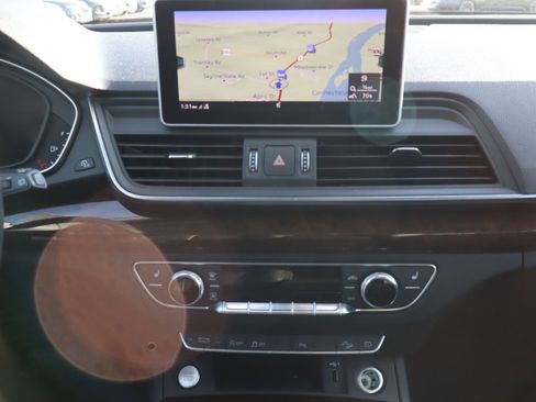 Used 2019 Audi Q5 2.0T Premium Plus w/ Premium Plus Package image 11