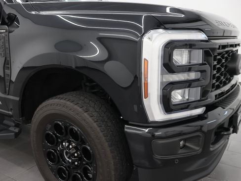 Used 2025 Ford F350 Lariat w/ Lariat Ultimate Package AWD/4WD image 27