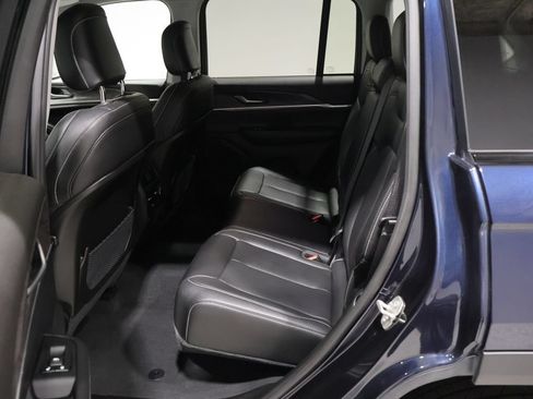 Certified 2023 Jeep Grand Cherokee Limited w/ Trailer Tow Prep Group (B) AWD/4WD image 18
