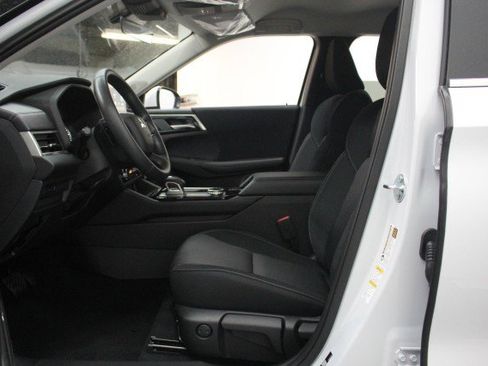 New 2026 Mitsubishi Outlander ES FWD image 6