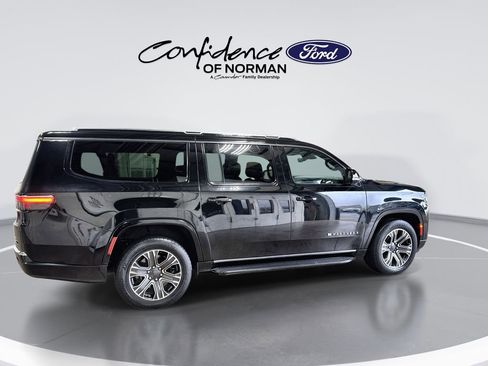 Used 2024 Jeep Wagoneer L Series II w/ Flexible Seating Group image 9