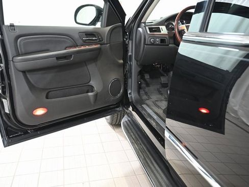 Used 2009 Cadillac Escalade AWD image 21