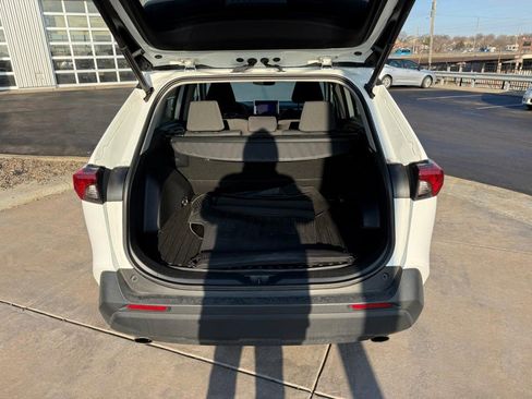 Used 2023 Toyota RAV4 XLE w/ Convenience Package image 9
