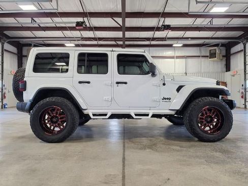 Used 2020 Jeep Wrangler Unlimited Sahara AWD/4WD image 6