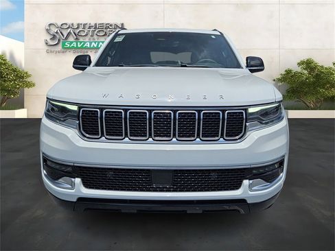 Used 2024 Jeep Wagoneer 4WD image 8