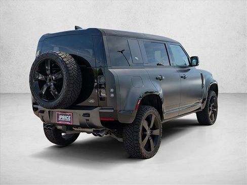 Used 2023 Land Rover Defender 110 V8 AWD/4WD image 5