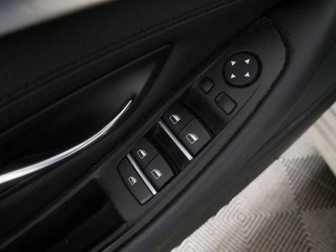 Used 2014 BMW 528i xDrive Sedan image 12