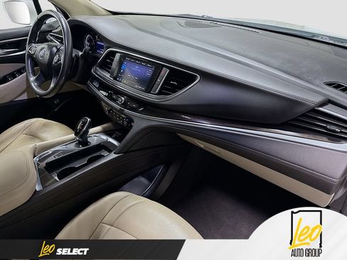 Used 2020 Buick Enclave Essence FWD image 32