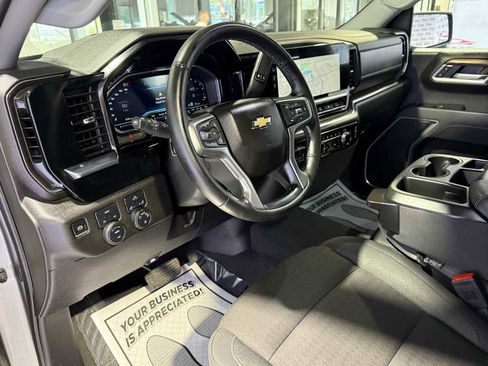 Used 2025 Chevrolet Silverado 1500 LT AWD/4WD image 49