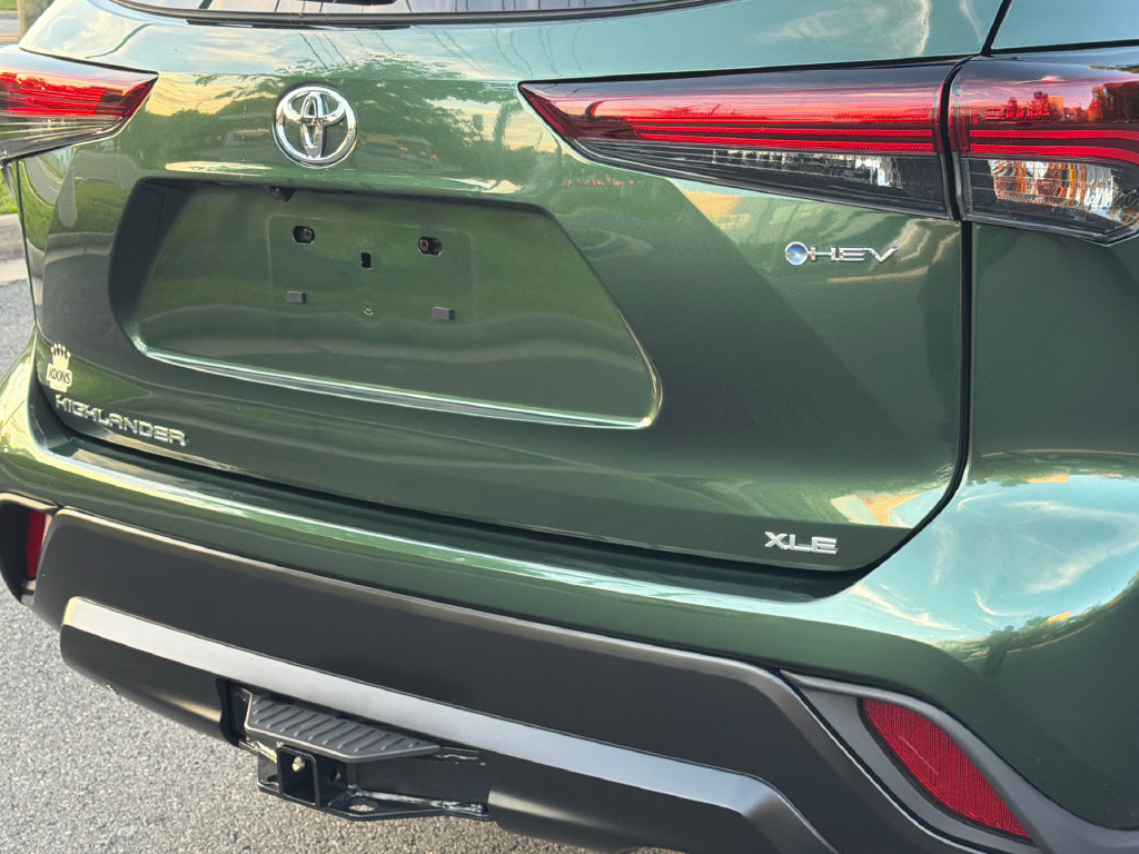 Used 2025 Toyota Highlander XLE AWD/4WD image 5