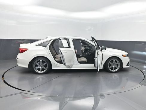 Used 2023 Honda Civic Touring image 34