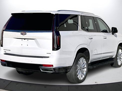 Used 2022 Cadillac Escalade Luxury image 9