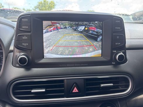 Used 2020 Hyundai Kona Limited w/ Cargo Package FWD image 16