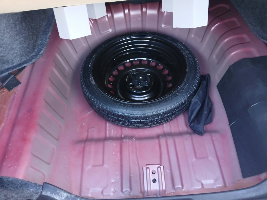 Used 2018 Nissan Versa SV FWD image 16