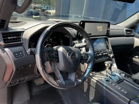 Used 2022 Lexus LX 600 4WD w/ Accessory Package (Z1) image 10