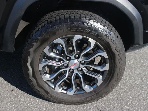 Used 2024 GMC Canyon Denali AWD/4WD image 36