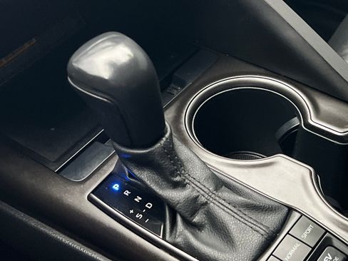 Used 2021 Toyota Camry XSE w/ Navigation Upgrade Package image 18